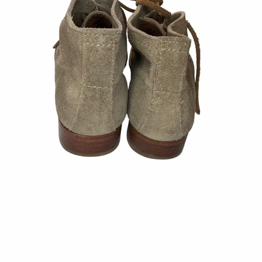 Frye Suede Carly Chukka Boots Taupe Lace Up Leather flat bootie size 7
